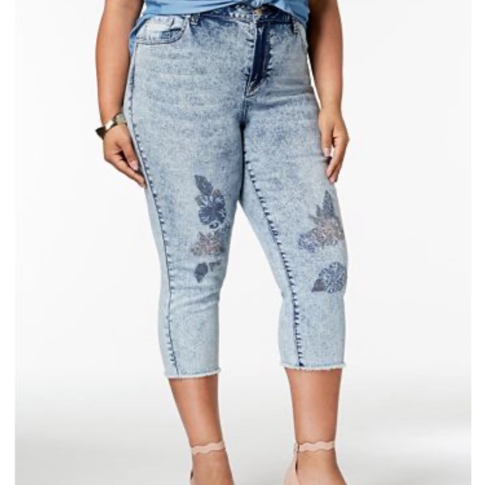 seven7 Cropped Jeans
